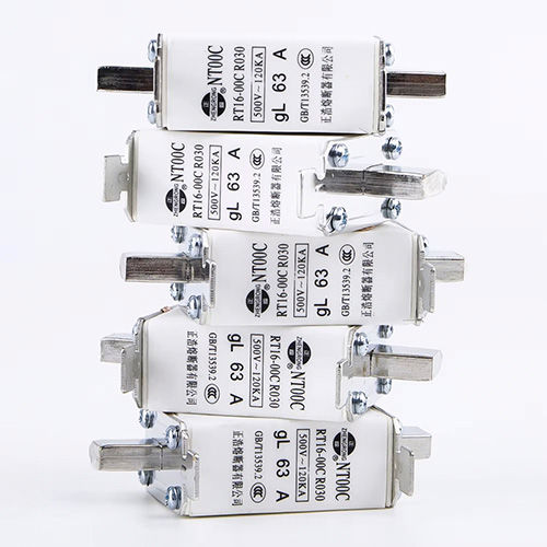 Saincheaptha Mórdhíol Ísealvoltais NT00C AC Fuse Nasc Scian Little Blade Cumas Briseadh Ard Copar 100A CE